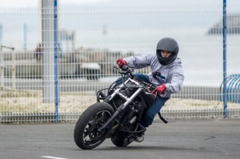 Wrong posture while riding two-wheelers damaging the spine in youngsters