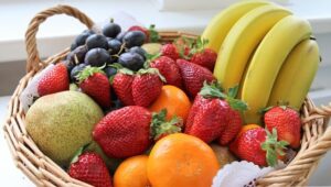 Fruits that are rich in vitamins and fiber