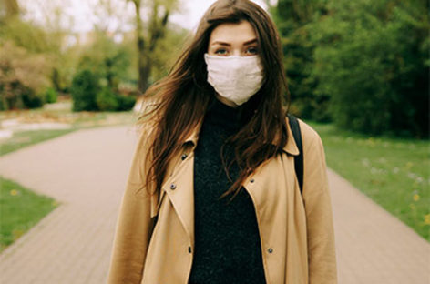 How to avoid falls when wearing a face mask?