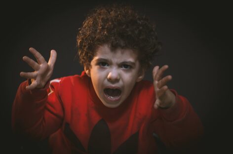 How to handle your child’s tantrums