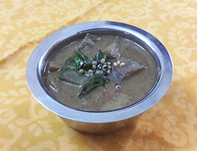 Ezhu Kari Poricha Kuzhambu 
