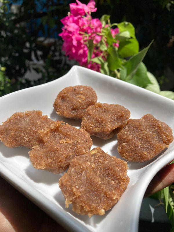 Sweet Red Poha Dumplings/Aval Kozhukattai