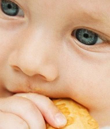Things to consider before giving your baby solid food